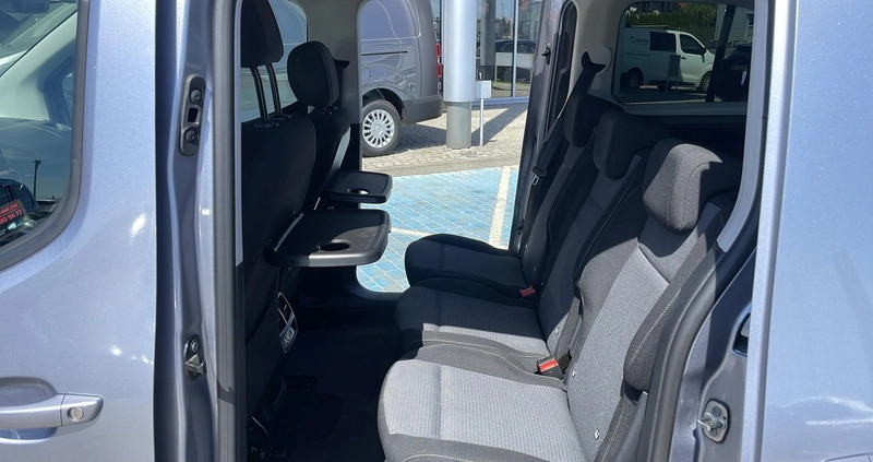 Toyota Proace City Verso cena 85900 przebieg: 117622, rok produkcji 2020 z Dobra małe 379